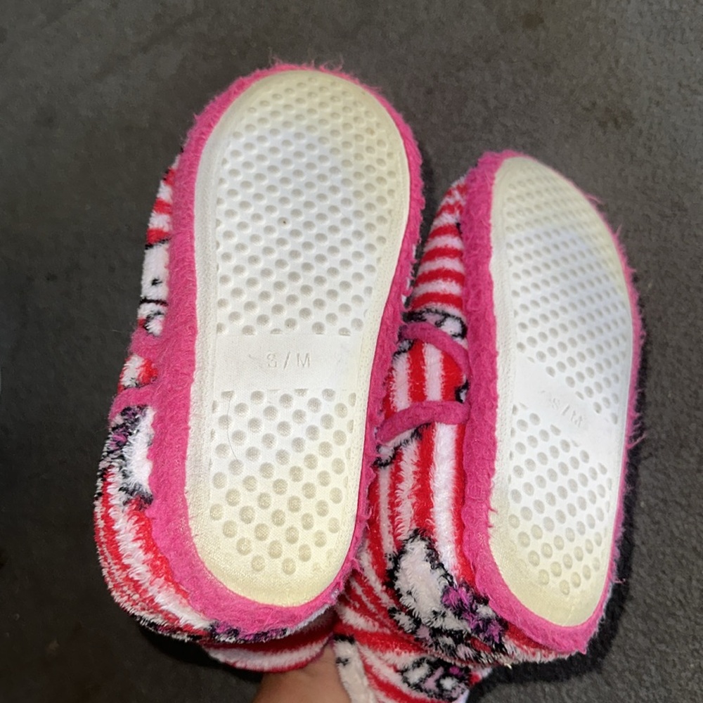 Hello kitty slippers - Picture 7 of 7